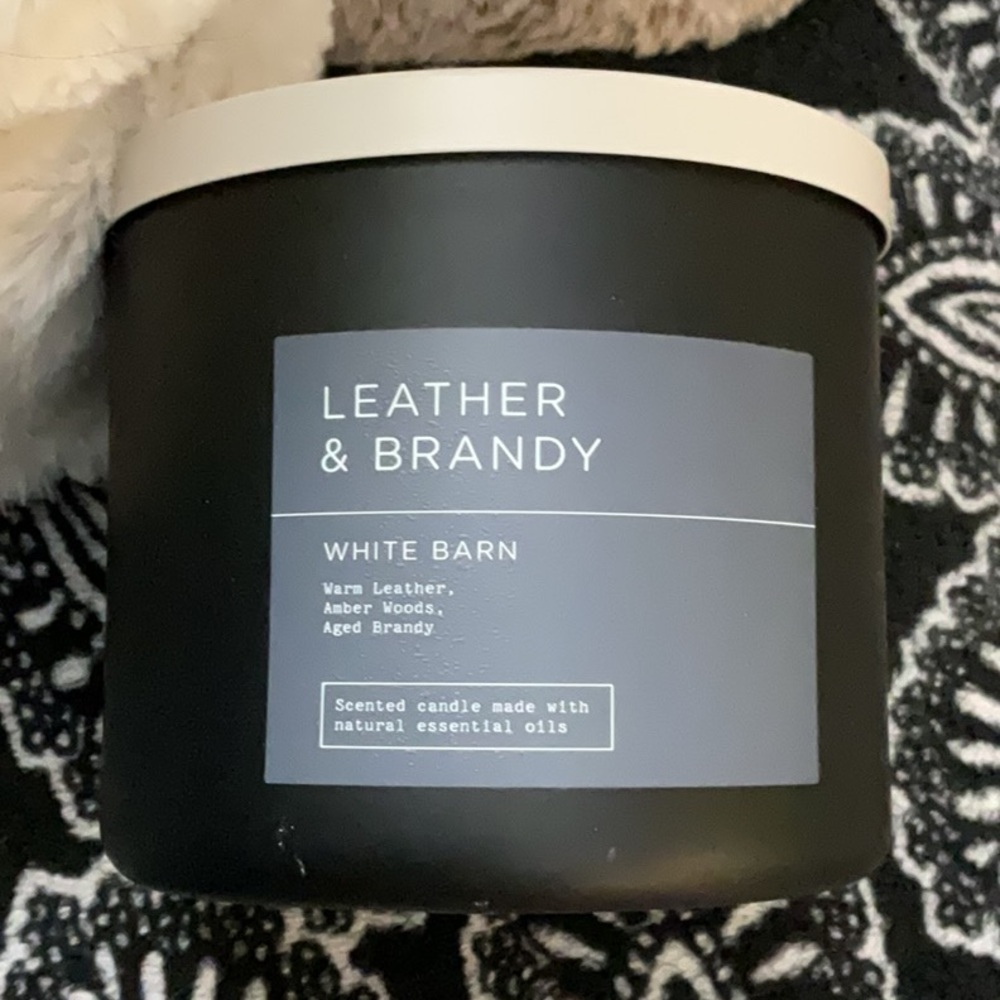 Bath and body works leather and brandy candle